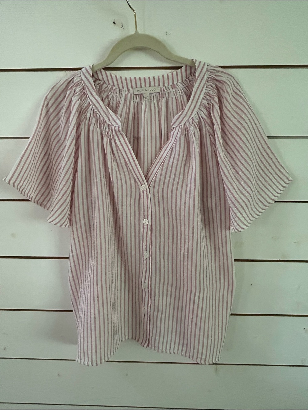 Lucky & Coco Pink Striped Button Front Peasant Split Neck Flutter Sleeve Top LG